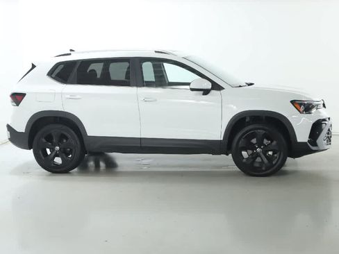 Certified 2025 Volkswagen Taos SEL w/ Black Wheel Plus Package AWD/4WD image 11