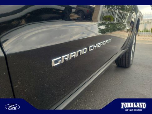 Used 2015 Jeep Grand Cherokee Limited w/ Luxury Group II AWD/4WD image 24
