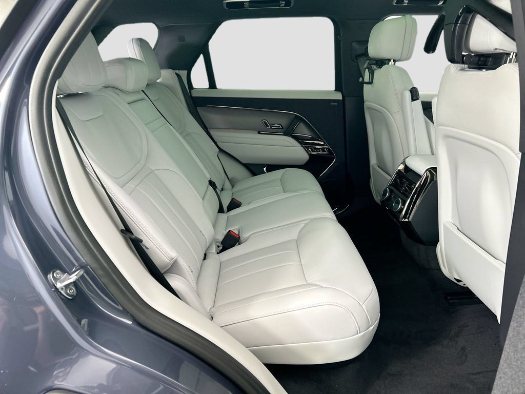 New 2026 Land Rover Range Rover Sport SE AWD/4WD image 21