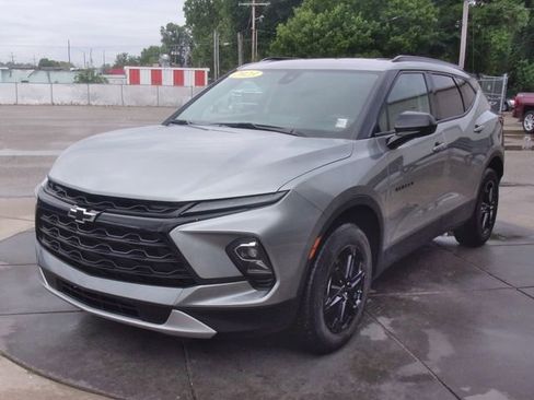 Used 2023 Chevrolet Blazer LT w/ Convenience Package FWD image 17