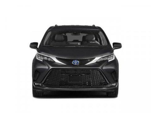 Used 2023 Toyota Sienna XSE image 4