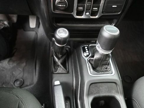 Used 2020 Jeep Gladiator Sport w/ Quick Order Package 24S image 14