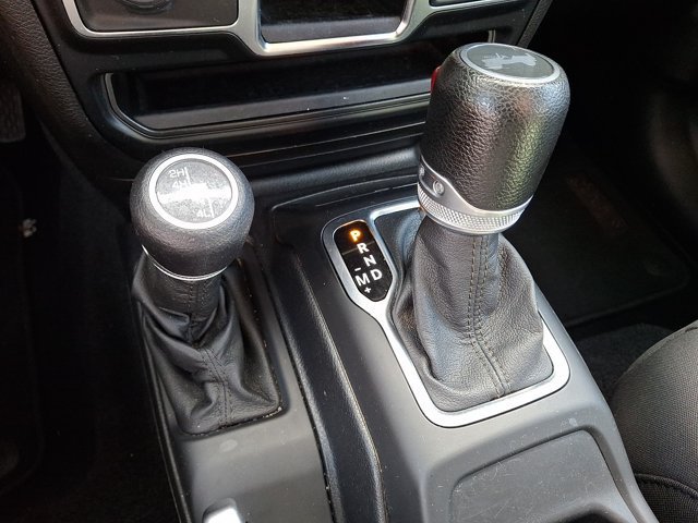 Certified 2020 Jeep Wrangler Unlimited Sport AWD/4WD image 19