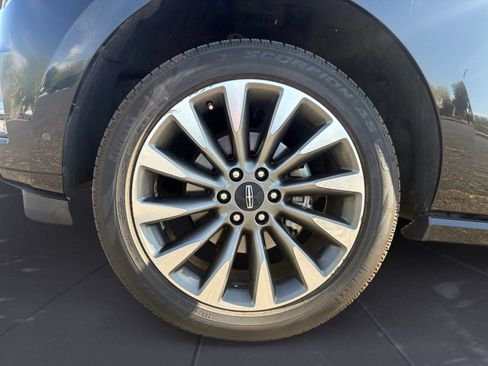 Used 2020 Lincoln Navigator Reserve AWD/4WD image 12