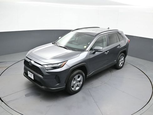 Certified 2025 Toyota RAV4 XLE image 33
