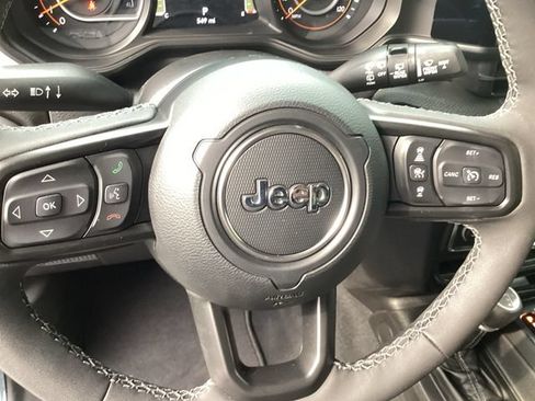 Used 2026 Jeep Wrangler Sport AWD/4WD image 12