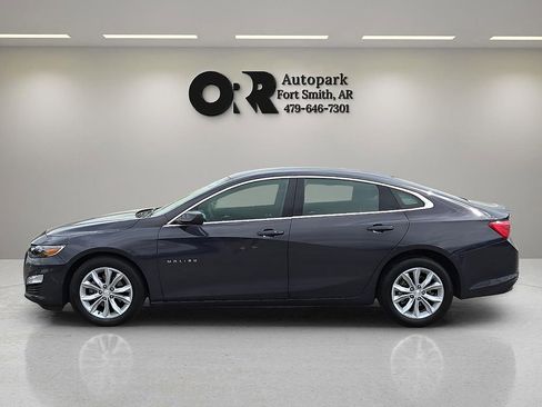 Used 2025 Chevrolet Malibu LT FWD image 3