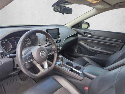 Used 2022 Nissan Altima 2.5 SR image 2