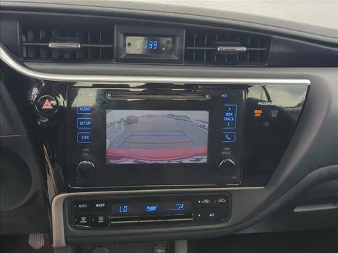 Used 2017 Toyota Corolla LE FWD image 17
