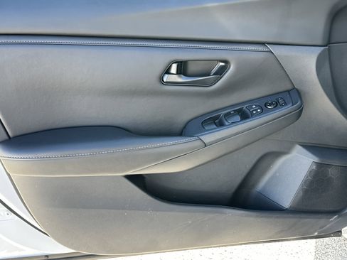 Used 2025 Nissan Sentra S image 10