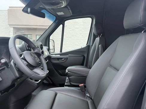 Used 2026 Mercedes-Benz Sprinter 2500 image 17