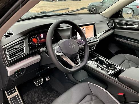 New 2026 Volkswagen Atlas Peak Edition image 14