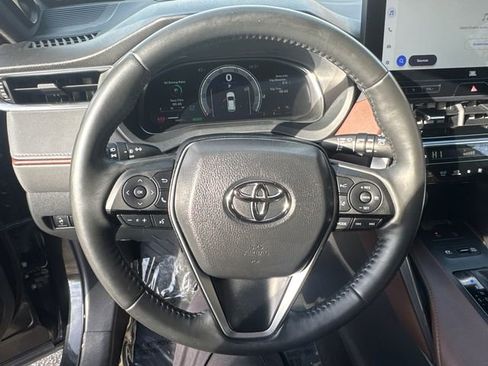 Used 2024 Toyota Venza Limited image 29