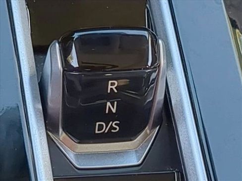 Used 2024 Volkswagen Atlas SEL Premium R-Line image 12