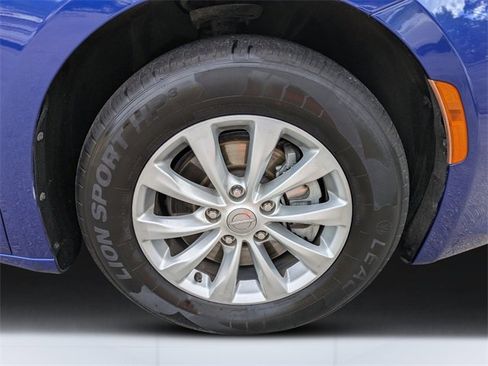 Used 2019 Chrysler Pacifica LX w/ Tire & Wheel Group image 10