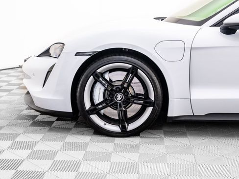 Used 2023 Porsche Taycan image 34