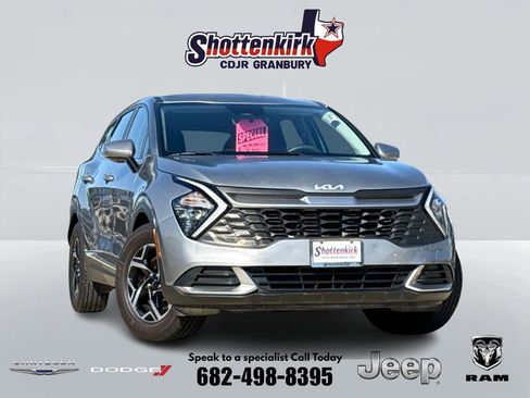 Used 2023 Kia Sportage LX FWD image 1