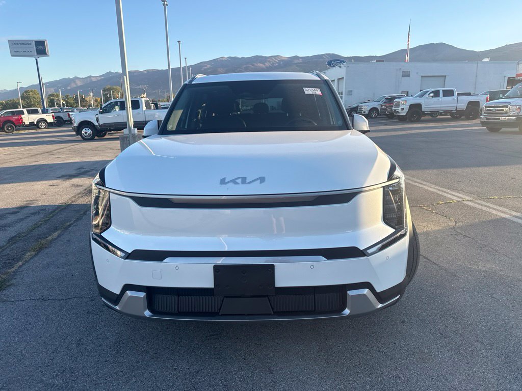 Used 2024 Kia EV9 Wind AWD/4WD image 16