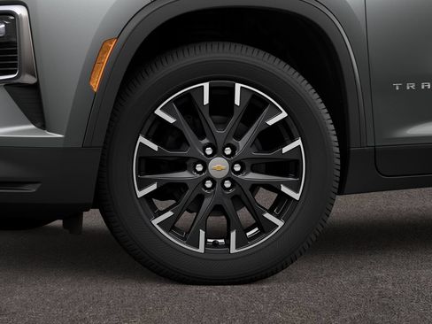 New 2026 Chevrolet Traverse LT w/ Sun and Wheel Package FWD image 4
