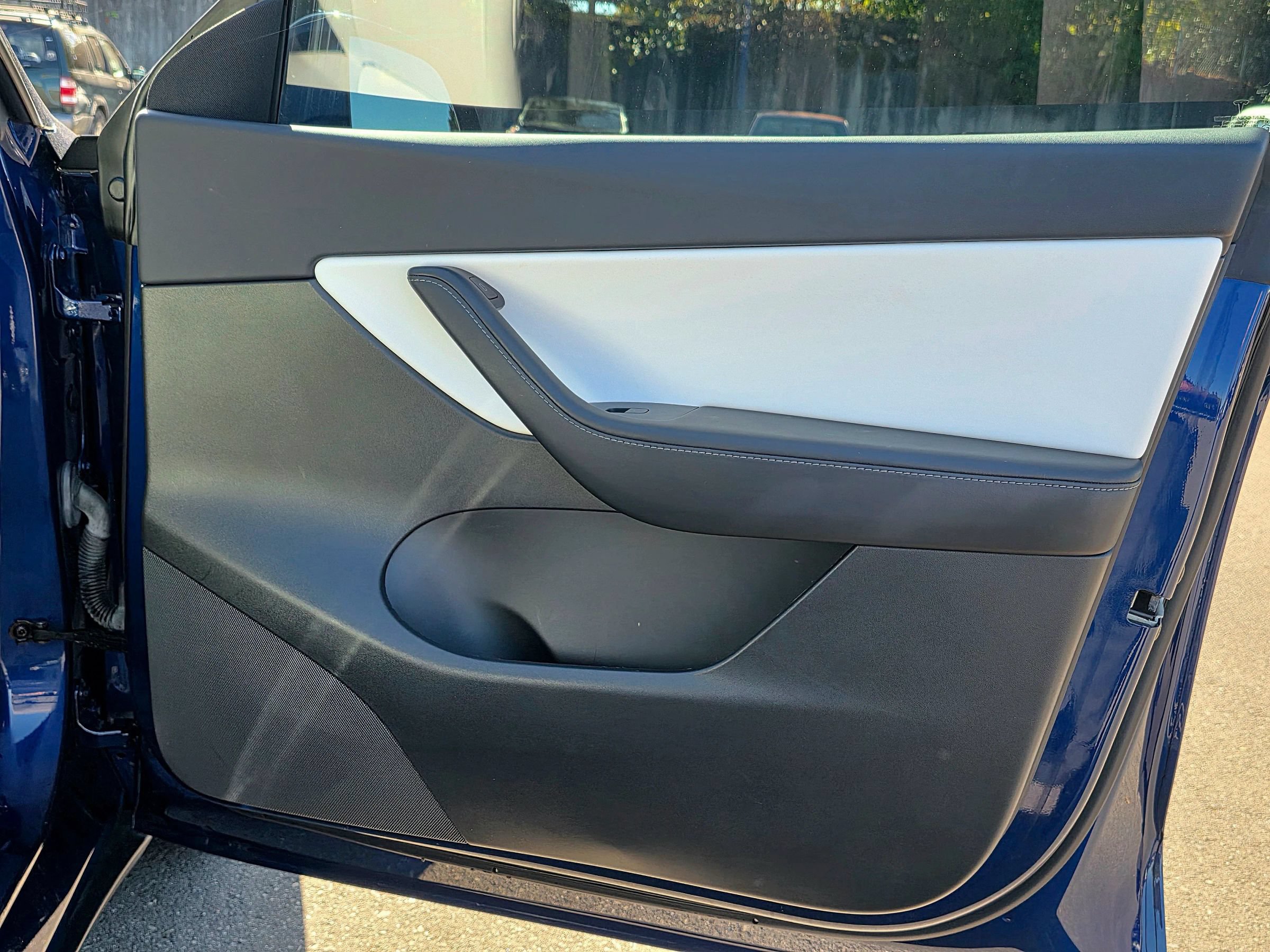 Used 2022 Tesla Model Y Long Range AWD/4WD image 46