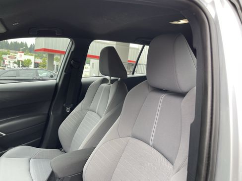 Certified 2025 Toyota Corolla Cross AWD Hybrid image 17