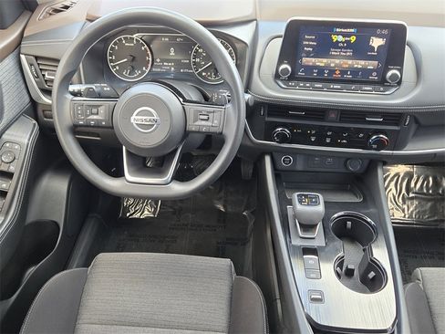 Used 2021 Nissan Rogue S image 26