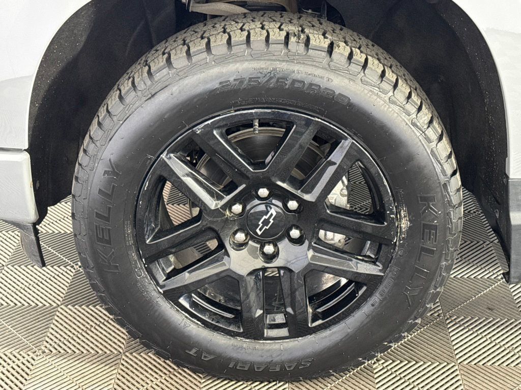 Certified 2024 Chevrolet Silverado 1500 Custom w/ Turbomax Blackout Package AWD/4WD image 15