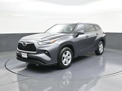 Used 2024 Toyota Highlander LE