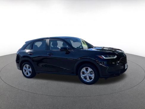 Used 2025 Honda HR-V LX image 2