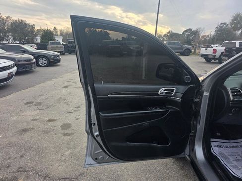 Used 2020 Jeep Grand Cherokee Limited image 6