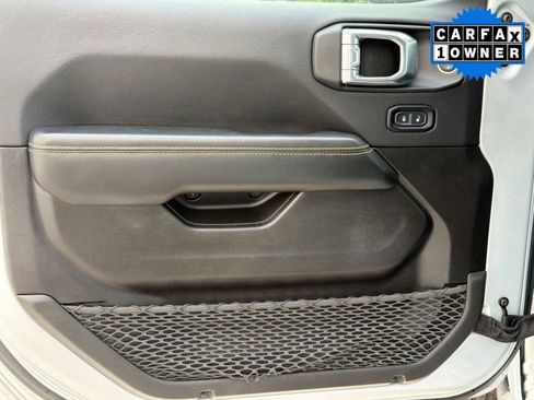 Used 2024 Jeep Wrangler Unlimited Sahara AWD/4WD image 13