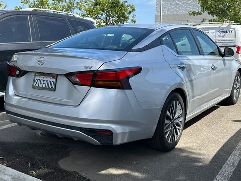 Certified 2023 Nissan Altima 2.5 SV FWD image 5