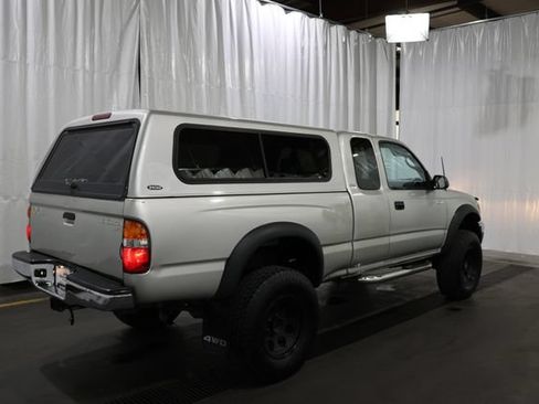Used 2001 Toyota Tacoma 4x4 Xtracab w/ SR5 Pkg w/ Chrome Pkg image 3