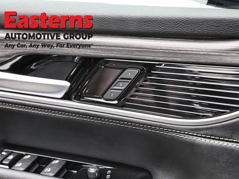 Used 2024 Jeep Wagoneer Series III w/ Premium Group I AWD/4WD image 22
