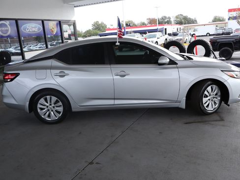 Used 2021 Nissan Sentra S image 4