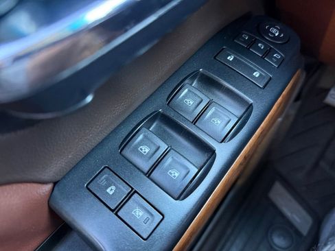 Used 2019 Chevrolet Silverado 2500 High Country w/ Duramax Plus Package AWD/4WD image 26