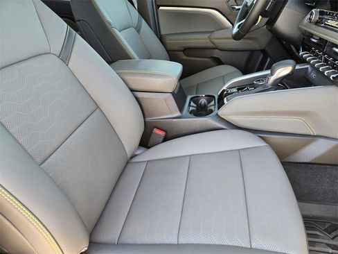 Used 2026 Chevrolet Colorado ZR2 w/ Technology Package image 18