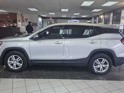 Used 2018 GMC Terrain SLE image 2