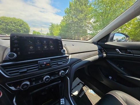 Used 2021 Honda Accord EX-L image 17