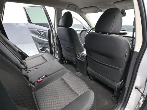 Used 2020 Nissan Rogue SV image 42