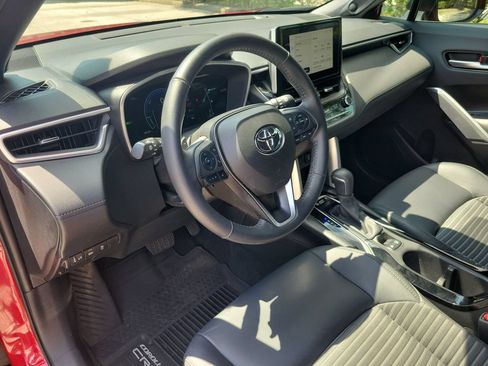 Used 2023 Toyota Corolla Cross AWD Hybrid w/ Convenience Package image 16