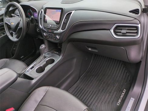 Used 2020 Chevrolet Equinox Premier image 31