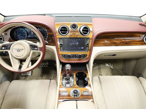 Used 2020 Bentley Bentayga Plug-In Hybrid image 54