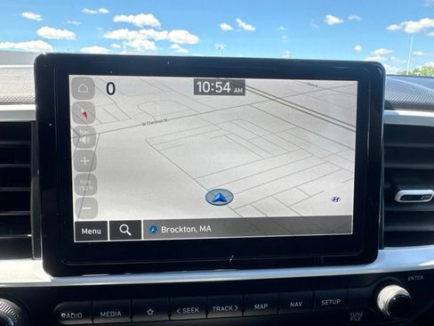 Certified 2025 Hyundai Venue Limited FWD image 14