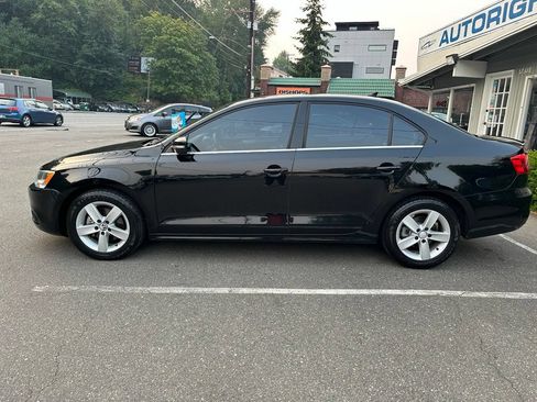 Used 2012 Volkswagen Jetta TDI FWD image 8