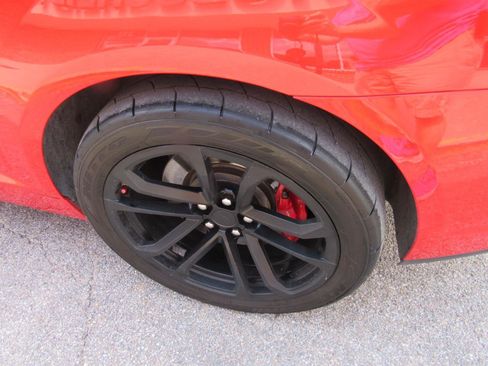 Used 2014 Chevrolet Camaro SS w/ SS Performance Package RWD image 13