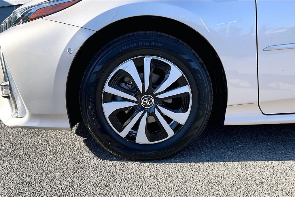 Certified 2019 Toyota Prius Prime Advanced FWD image 34
