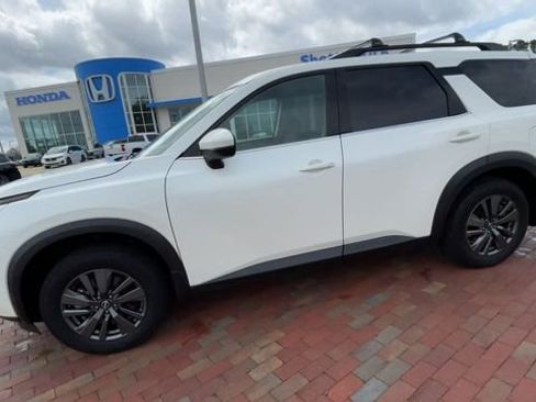 Used 2022 Nissan Pathfinder SV image 6