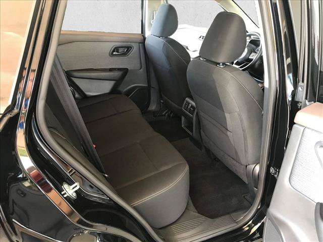 Used 2023 Nissan Rogue S AWD/4WD image 19