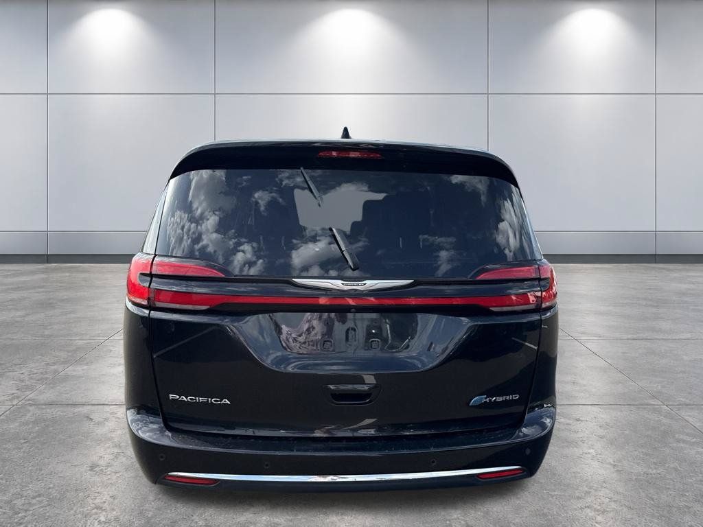Used 2023 Chrysler Pacifica Touring-L FWD image 6